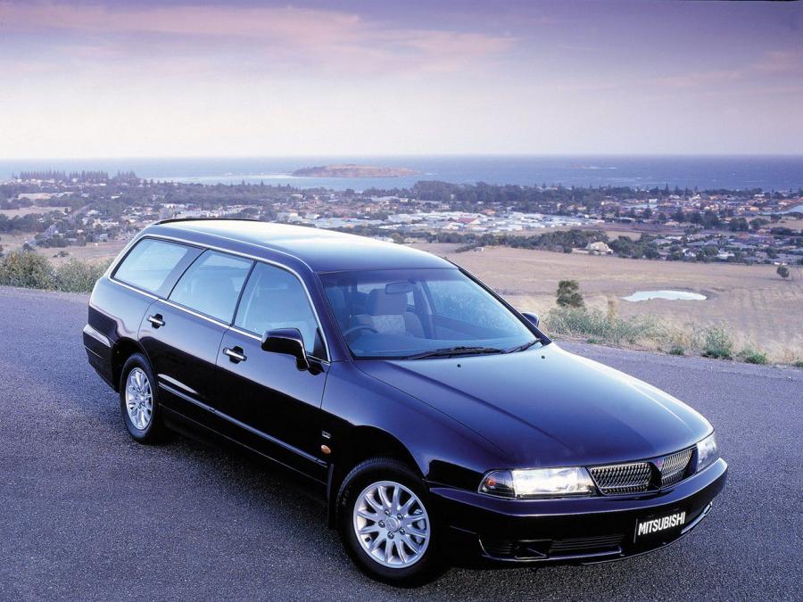  Mitsubishi Magna Wagon 1999 года  (фото 2 из 5)